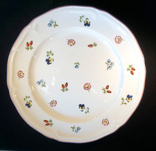 Beautiful Villeroy Boch Petite Fleur Dinner Plate
