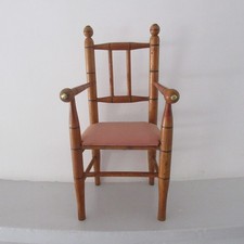 petite chaise en bois façon