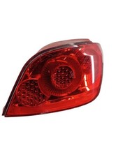 Feu arriere principal droit