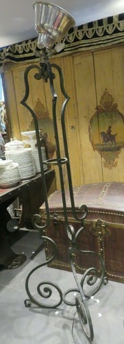 Ancien grand lampadaire - grand, fer