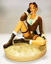 TOMB RAIDER Figurine Lara