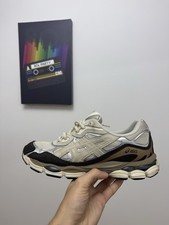 Asics GEL NYC Cream/Marron Taille 43,5 en excellent etat avec boite 