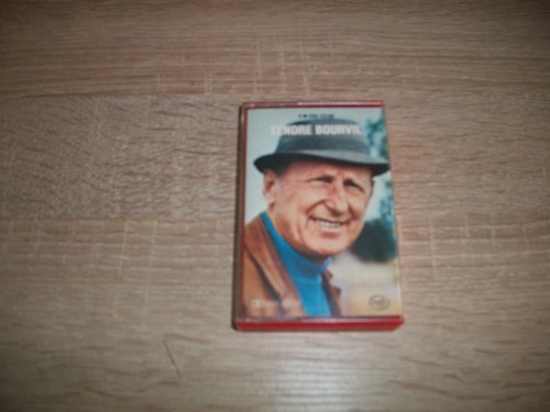 Cassette audio bourvil - cassette, audio,