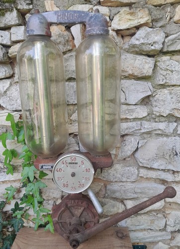 Ancienne pompe essence mural - pompe, a