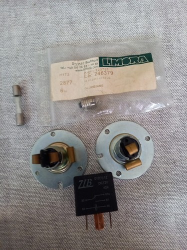 Triumph lot pieces - tr,