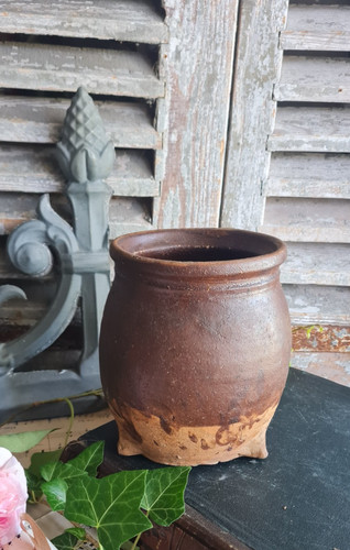 Ancien pot pied - a,