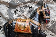 Joli petit cheval en bois