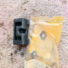 1x ORIGINAL 7700758183 RADIATOR PAD PLUG Renault Super 5 R9 R11
