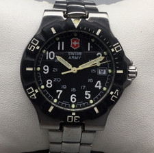 Victorinox Swiss Army Summit Watch Men 38mm New Battery 7.75" DATE BROKEN