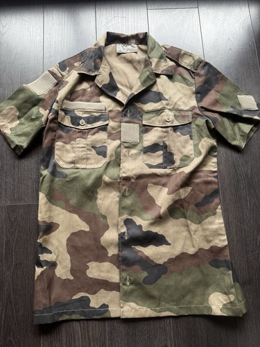 Chemisette militaire