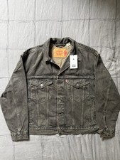Size M - Levi’s x Nike Air