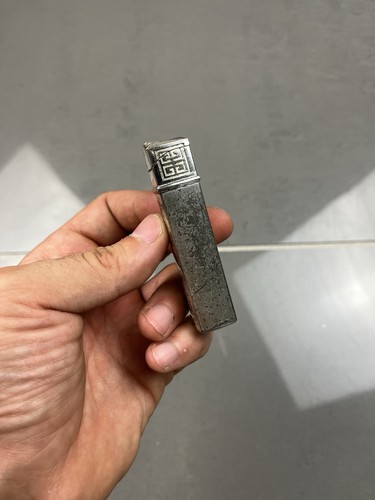 Briquet givenchy 1600 - briquet,