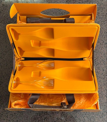 Veuve clicquot champagne - veuve,