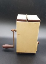 Ancien Moulin à café KYM