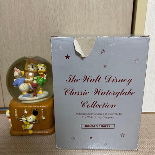 Disney store donald daisy snow - disney,