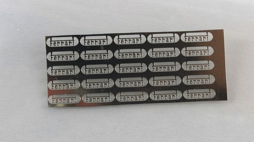 R242 ferrari badge - r242,1/43,