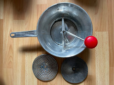 Ancien Moulin à légumes