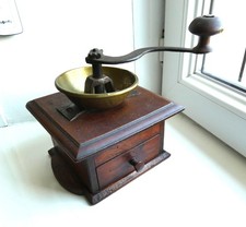 Ancien moulin à café bois et coupelle laiton.