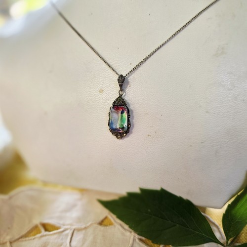 Collier style art - style,