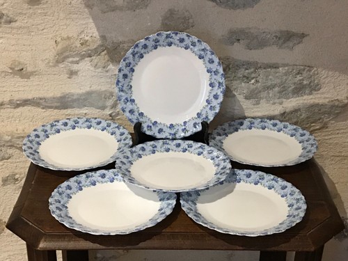 Lot assiettes à - de, 6