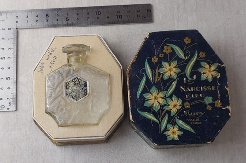 Ancien flacon parfum - de, le