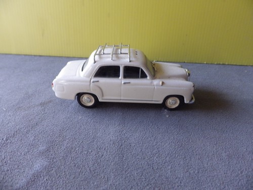 Epave mercedes 180 ex taxi - epave,