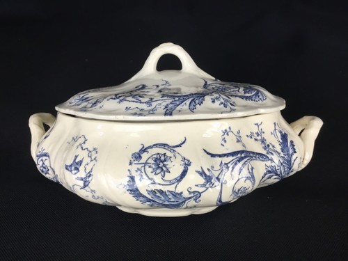 Rare petite soupière ancienne