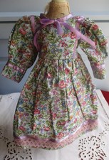 ROBE TISSU  FLEURI POUR POUPEE