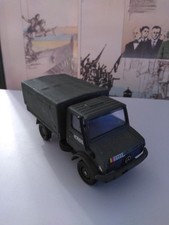 MERCEDES UNIMOG BÂCHÉ 