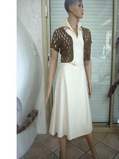 TRES JOLIE ROBE BLANC CASSE