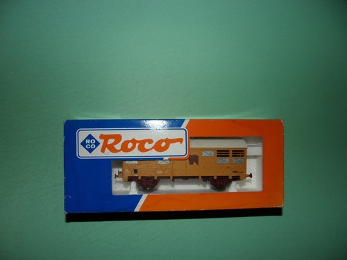 Roco wagon couvert court jaune - couvert,