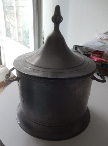 Soupière en étain - en,