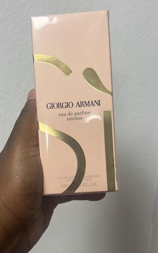Giorgio armani - si,