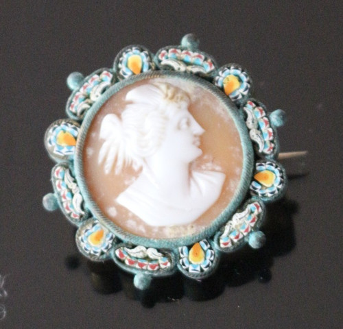 Broche camée ancienne certie