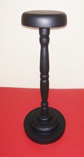PORTE CHAPEAU/ Présentoir  en Bois  hauteur 36 cm