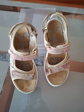  chaussures  de marche jamais