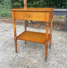 Table desserte sur roulette en