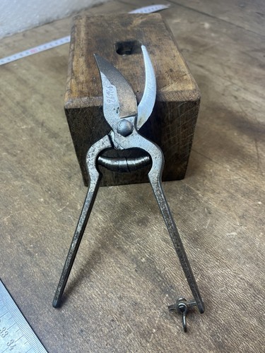 Outil ancien old tool - ,