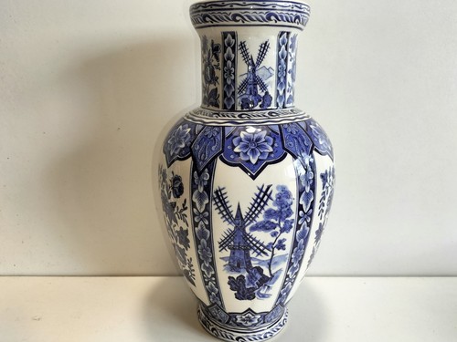 Vase decors moulins - a, /