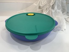 Tupperware Crystal Wave Divided Dish Meal Keeper Blue 3284C Vented Lid Green 10”