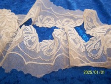 Dentelle ancienne en tulle