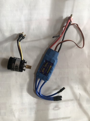 Moteur brushless 4000 et - un,