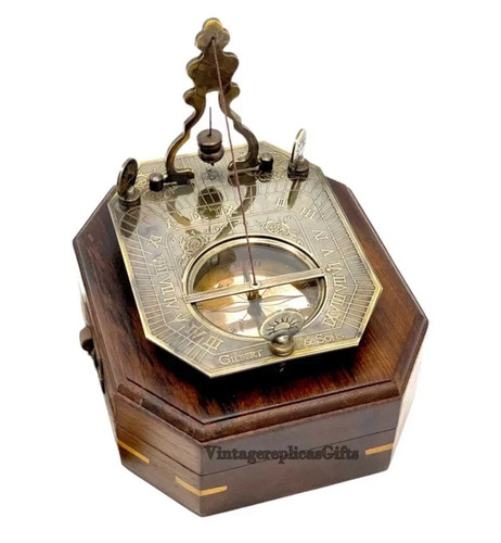 Ancienne boussole nautique