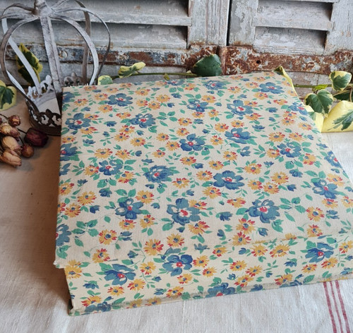 Ancienne grande boite - ,