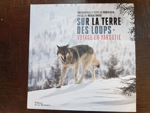 Livre sur terre - livre,