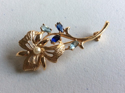 Broche plaqué fleur fausse - plaqué,