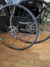 roue de vélo de chez Triban tubeless ready 
