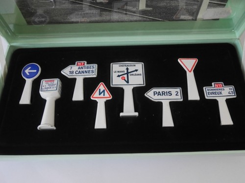 Boite panneaux de - boite, 8