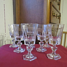 7 verres  à vin rouge en