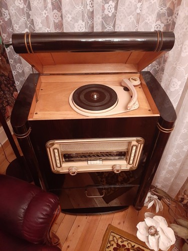 Ancienne radio tourne disque - radio,